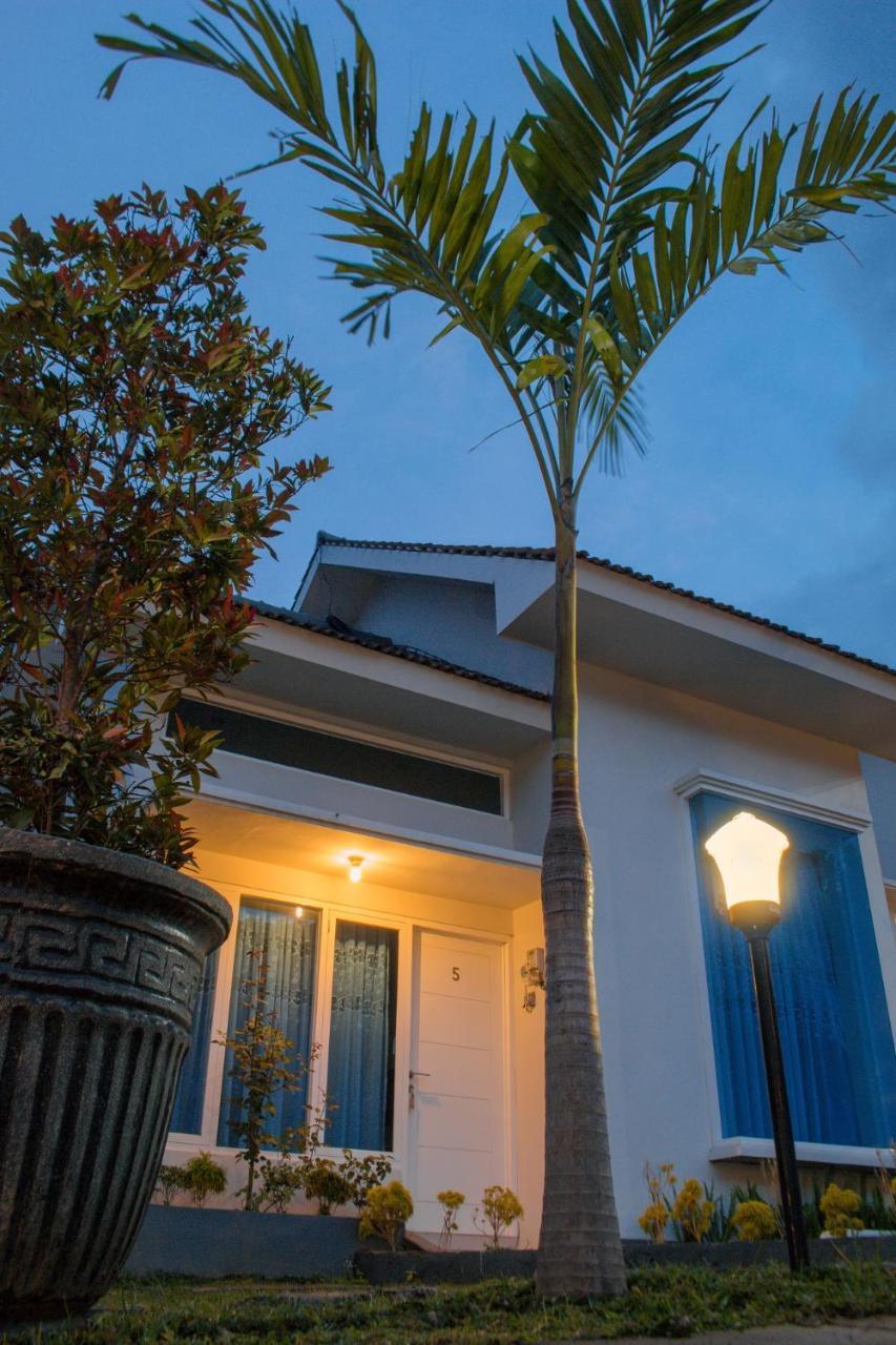 Villa Rumah Bromo Exterior photo